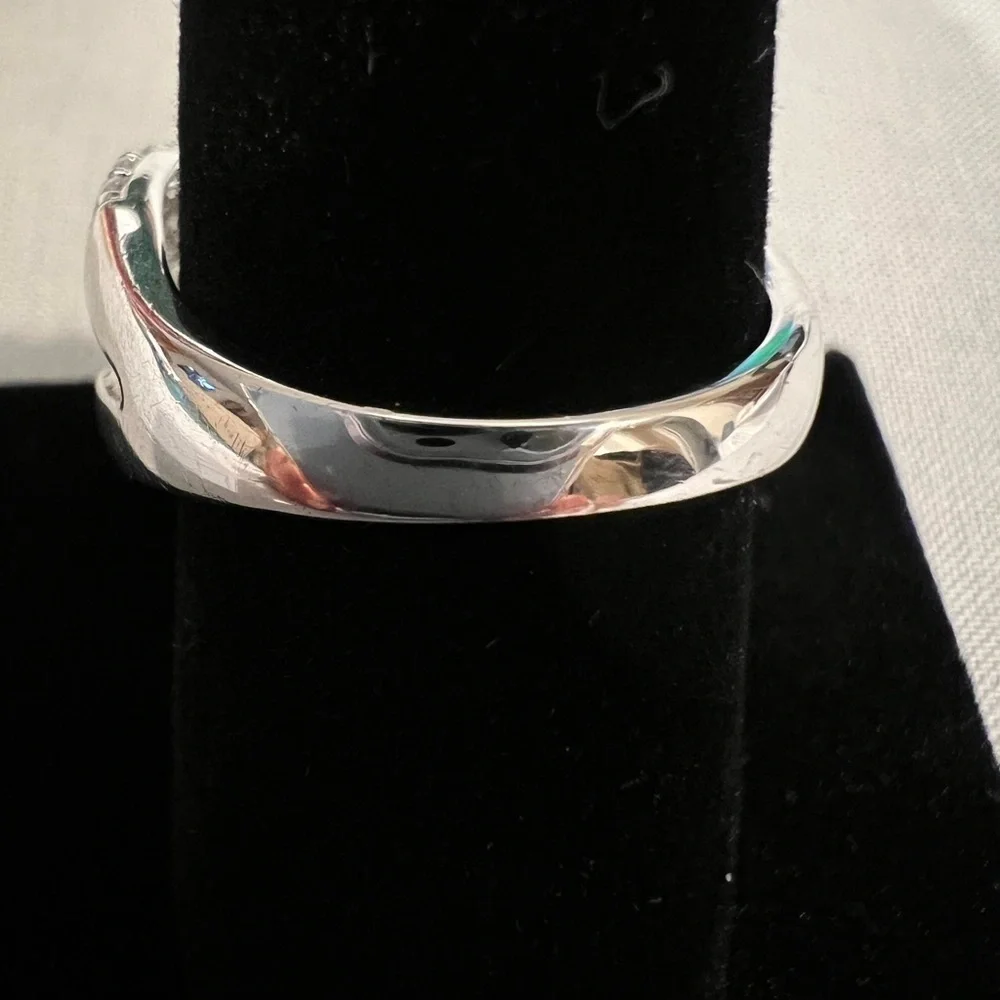 Victoria Wieck 2.89 Absolute Triple Overlay Pavé bridge band ring.